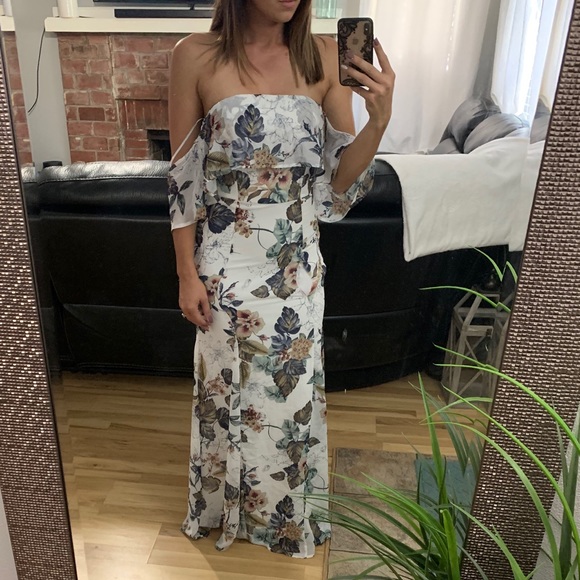 Lulus Dresses & Skirts - Lulus floral maxi dress